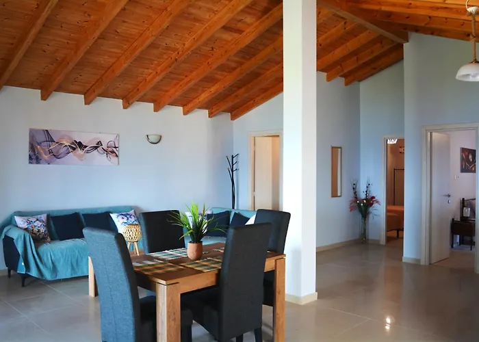 Tsaki Seaview Apartment