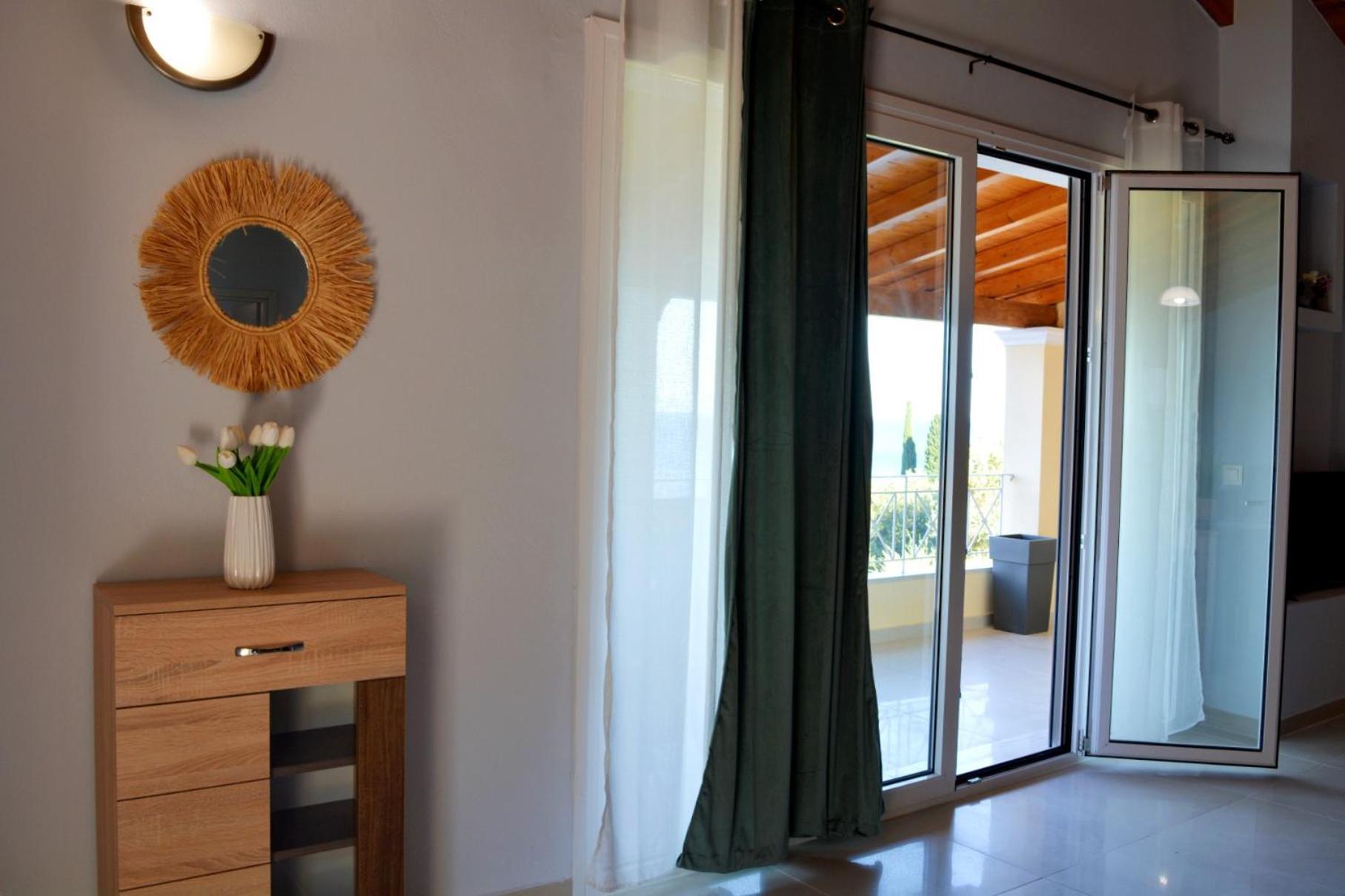 Apartment Tsaki Seaview