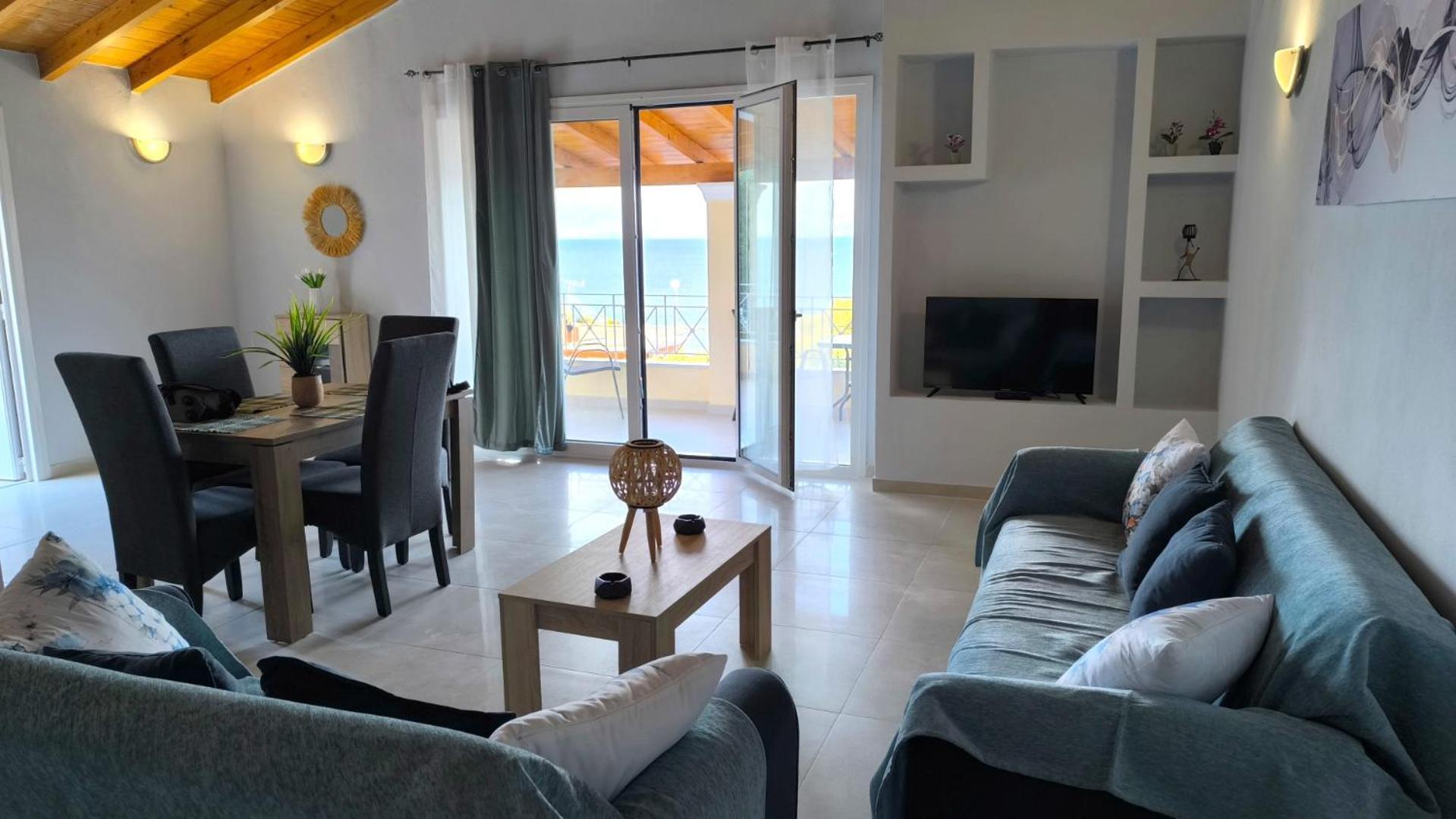 Apartment Tsaki Seaview *